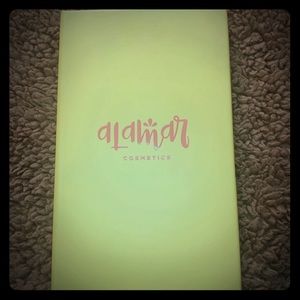 ALAMAR COSMETICS PALETTE